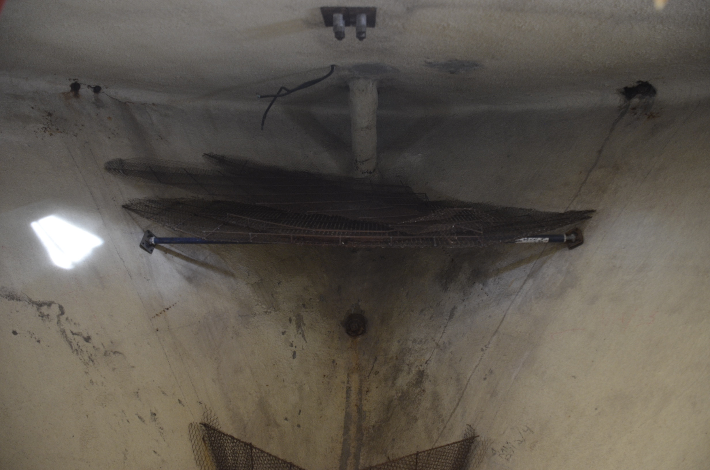 Other armatures in space above chain locker (foxhole)